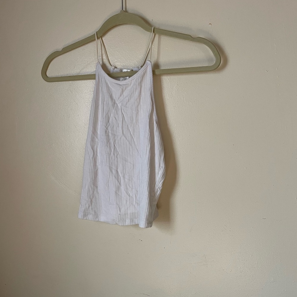 White crop top, medium